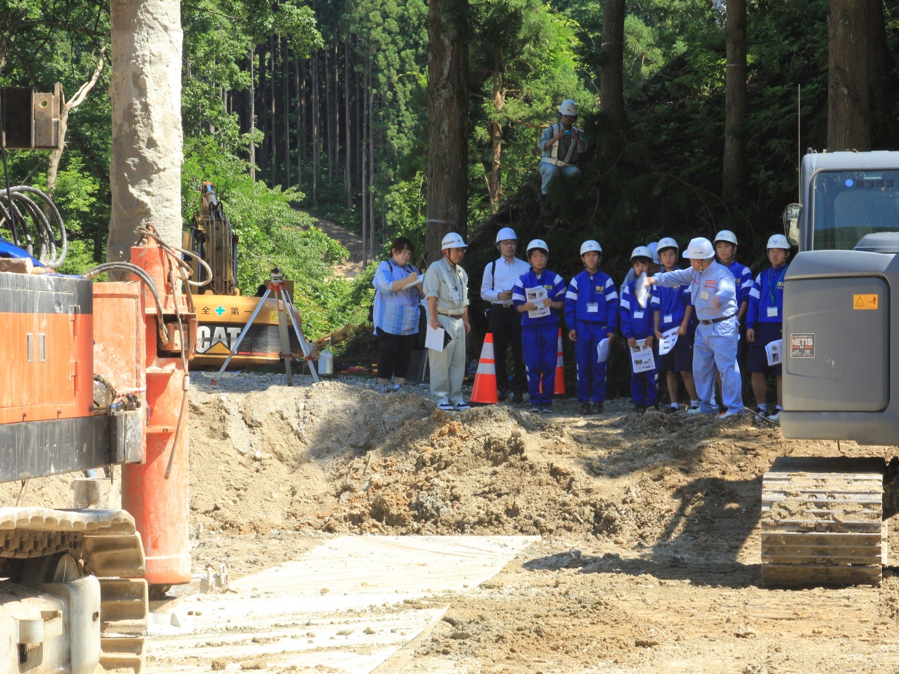 鷹ノ巣道路大内渕道路改良その４工事　：　MLT工法